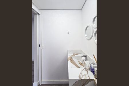 Apartamento à venda com 219m², 4 quartos e 4 vagas Apartamento à venda com 219m², 4 quartos e 4 vagasLavabo