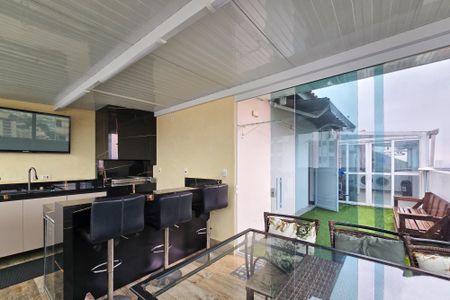 Apartamento à venda com 219m², 4 quartos e 4 vagas Apartamento à venda com 219m², 4 quartos e 4 vagasCobertura