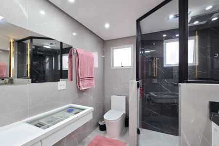 Apartamento à venda com 219m², 4 quartos e 4 vagas Apartamento à venda com 219m², 4 quartos e 4 vagasBanheiro da Suíte Cobertura