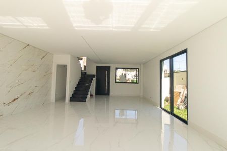 Casa de condomínio para alugar com 160m², 3 quartos e 2 vagasSala/Cozinha