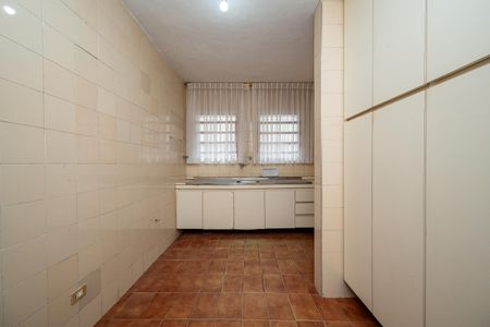 Casa à venda com 167m², 2 quartos e 2 vagas Casa à venda com 167m², 2 quartos e 2 vagasCozinha