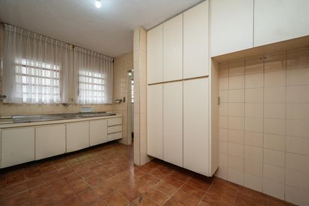 Casa à venda com 167m², 2 quartos e 2 vagas Casa à venda com 167m², 2 quartos e 2 vagasCozinha