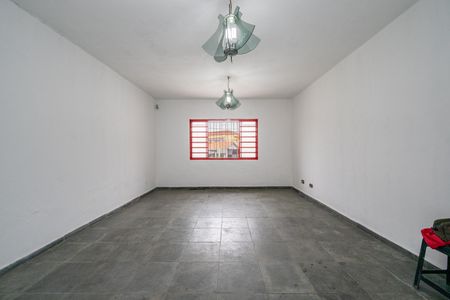 Casa à venda com 167m², 2 quartos e 2 vagas Casa à venda com 167m², 2 quartos e 2 vagasSala