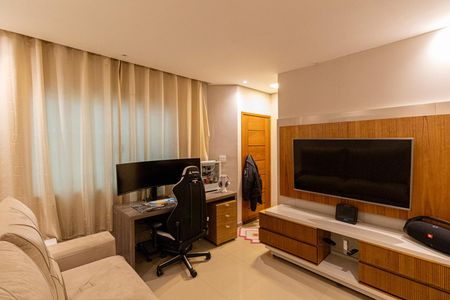 Sala de casa de condomínio à venda com 2 quartos, 123m² em Burgo Paulista, São Paulo