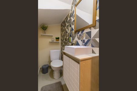 Casa de condomínio à venda com 123m², 2 quartos e 2 vagasLavabo