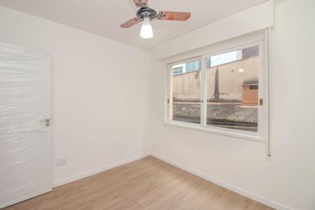 Quarto 1 de apartamento à venda com 2 quartos, 59m² em São João, Porto Alegre