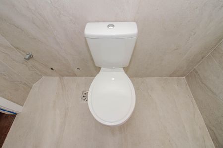 Apartamento à venda com 59m², 2 quartos e sem vaga Apartamento à venda com 59m², 2 quartos e sem vagaBanheiro