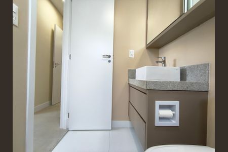 Apartamento à venda com 83m², 2 quartos e 2 vagasBanheiro da Suíte 1