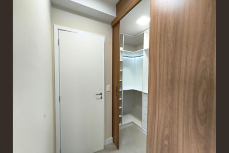 Apartamento à venda com 83m², 2 quartos e 2 vagasCloset da Suíte 1
