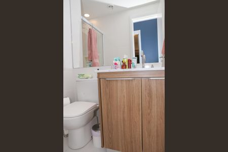 Apartamento à venda com 69m², 2 quartos e 1 vagaBanheiro Social