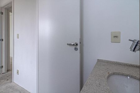 Apartamento à venda com 54m², 2 quartos e 2 vagasBanheiro da Suíte