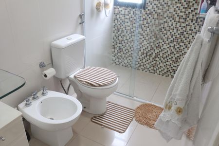 Apartamento à venda com 155m², 4 quartos e 3 vagasBanheiro da Suíte