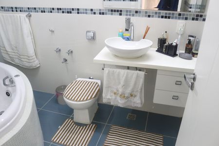 Apartamento à venda com 155m², 4 quartos e 3 vagasBanheiro