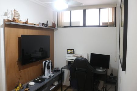 Apartamento à venda com 155m², 4 quartos e 3 vagasQuarto 2