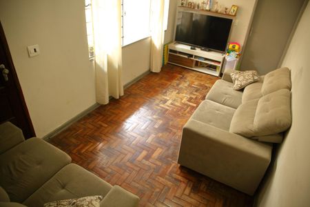 Casa à venda com 150m², 2 quartos e 2 vagasSala