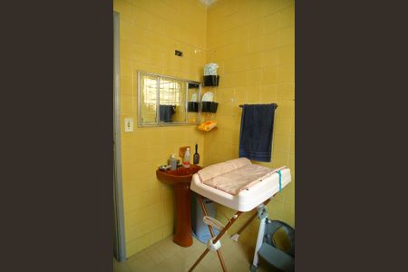 Casa à venda com 150m², 2 quartos e 2 vagasBanheiro