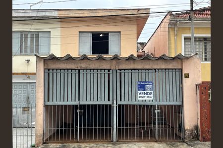 Casa à venda com 150m², 2 quartos e 2 vagasFachada - Placa