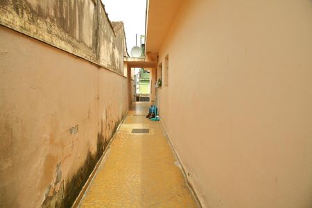 Casa à venda com 150m², 2 quartos e 2 vagasCorredor Externo