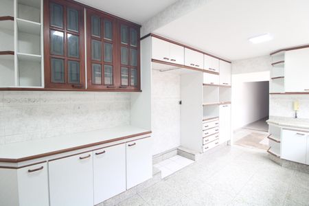 Casa à venda com 229m², 3 quartos e 2 vagasCozinha