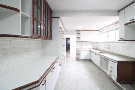 Casa à venda com 229m², 3 quartos e 2 vagasCozinha