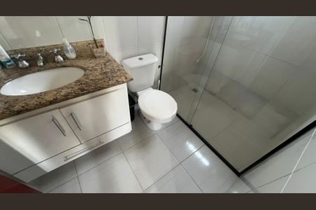 Casa à venda com 151m², 3 quartos e 2 vagas Casa à venda com 151m², 3 quartos e 2 vagasBanheiro