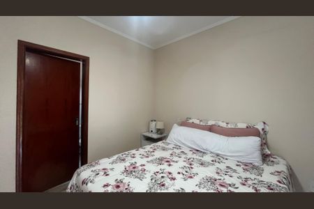 Casa à venda com 151m², 3 quartos e 2 vagas Casa à venda com 151m², 3 quartos e 2 vagasQuarto 2