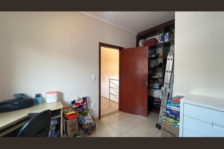 Casa à venda com 151m², 3 quartos e 2 vagas Casa à venda com 151m², 3 quartos e 2 vagasQuarto 3