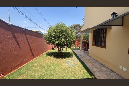 Casa à venda com 151m², 3 quartos e 2 vagas Casa à venda com 151m², 3 quartos e 2 vagasQuintal