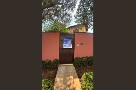 Casa à venda com 151m², 3 quartos e 2 vagas Casa à venda com 151m², 3 quartos e 2 vagasPlaquinha