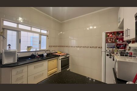 Casa à venda com 151m², 3 quartos e 2 vagas Casa à venda com 151m², 3 quartos e 2 vagasCozinha