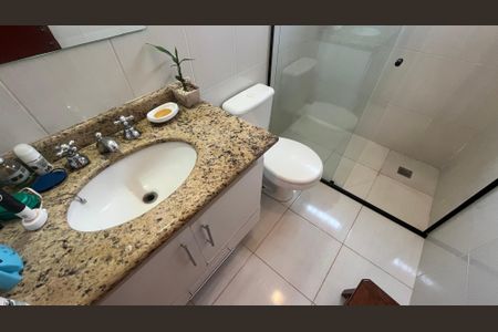 Casa à venda com 151m², 3 quartos e 2 vagas Casa à venda com 151m², 3 quartos e 2 vagasBanheiro