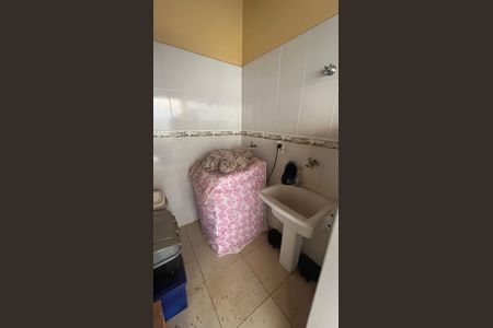 Casa à venda com 151m², 3 quartos e 2 vagas Casa à venda com 151m², 3 quartos e 2 vagasÁrea de Serviço