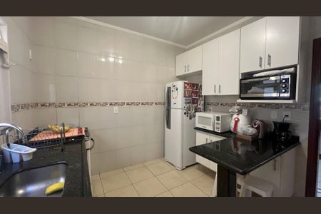 Casa à venda com 151m², 3 quartos e 2 vagas Casa à venda com 151m², 3 quartos e 2 vagasCozinha