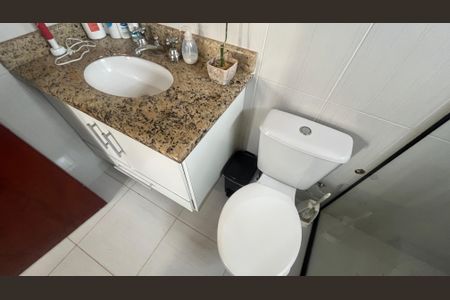 Casa à venda com 151m², 3 quartos e 2 vagas Casa à venda com 151m², 3 quartos e 2 vagasBanheiro