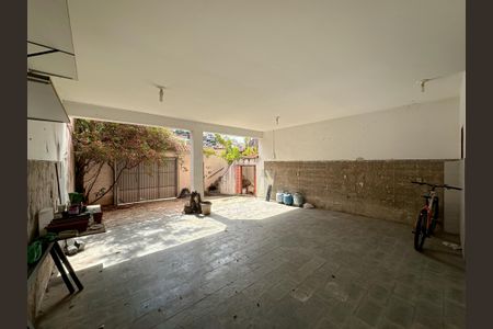 Casa à venda com 330m², 4 quartos e 3 vagasGaragem