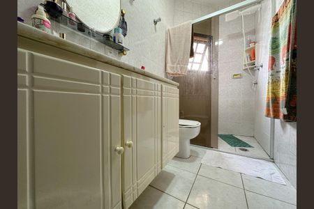 Casa à venda com 330m², 4 quartos e 3 vagasBanheiro Social