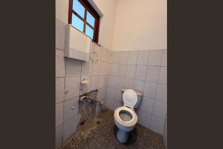 Casa à venda com 330m², 4 quartos e 3 vagasBanheiro de serviço