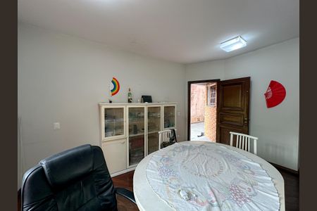 Sala de casa à venda com 4 quartos, 330m² em Vila Anglo Brasileira, São Paulo