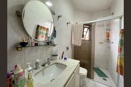 Casa à venda com 330m², 4 quartos e 3 vagasBanheiro Social