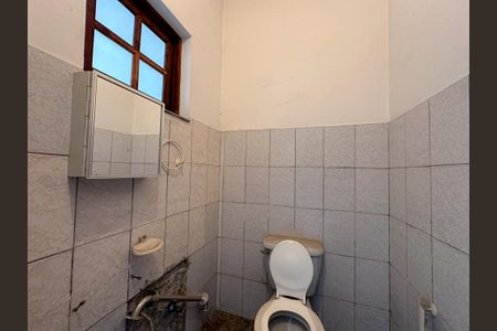 Casa à venda com 330m², 4 quartos e 3 vagasBanheiro de serviço