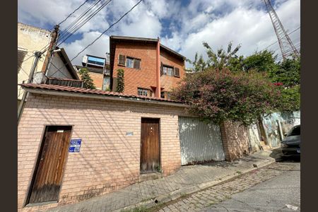 Casa à venda com 330m², 4 quartos e 3 vagasFachada