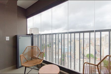 Varanda de kitnet/studio para alugar com 1 quarto, 29m² em Liberdade, São Paulo