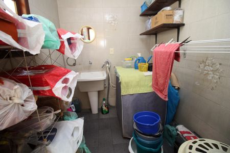 Casa à venda com 193m², 3 quartos e 2 vagasLavanderia