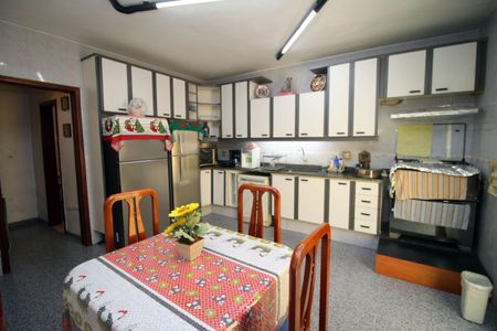 Casa à venda com 193m², 3 quartos e 2 vagasCozinha