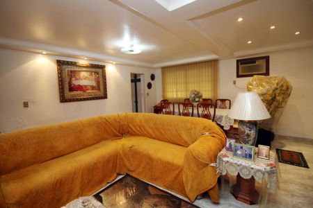 Sala de casa à venda com 3 quartos, 193m² em Brás de Pina, Rio de Janeiro