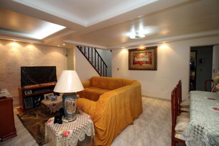 Sala de casa à venda com 3 quartos, 193m² em Brás de Pina, Rio de Janeiro