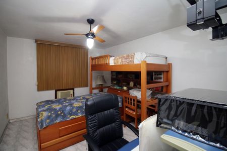 Quarto 2 de casa à venda com 3 quartos, 193m² em Brás de Pina, Rio de Janeiro