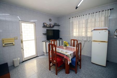 Casa à venda com 193m², 3 quartos e 2 vagasCozinha