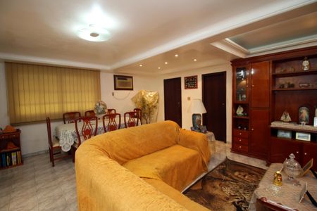 Sala de casa à venda com 3 quartos, 193m² em Brás de Pina, Rio de Janeiro