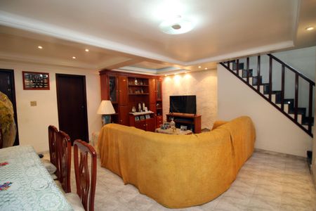 Sala de casa à venda com 3 quartos, 193m² em Brás de Pina, Rio de Janeiro